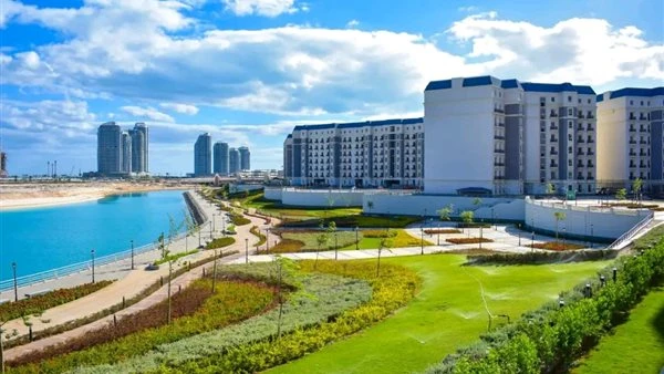 وزيرة الإسكان تتابع سير العمل بعددٍ من المشروعات الجاري تنفيذها بمدينة العلمين الجديدة ومارينا