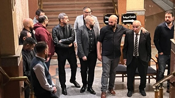 الفنان حاتم صلاح يستقبل عزاء والده بحضور نجوم الفن