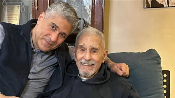 نجل عبدالرحمن أبو زهرة بنسبة كبيرة والدي يعاني من ورم على الرئة وسفره للخارج غير وارد