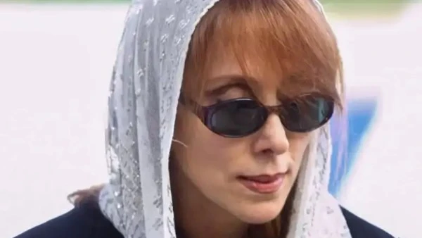 حقيقة وفاة فيروز | مصدر مقرّب: ناس مضللة وعاوزين نسب مشاهدة