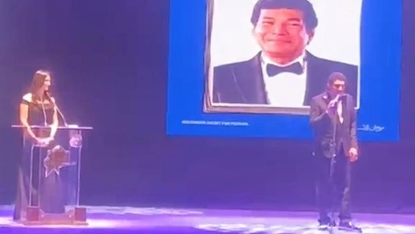 موهوب وتعب في طريقه. باسم سمرة يشيد ب عصام عمر في افتتاح مهرجان الإسكندرية للفيلم القصير