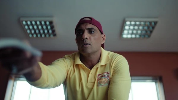 بين أحمد بهاء يفاجئ الجمهور بدور جديد في «الفرنساوي»