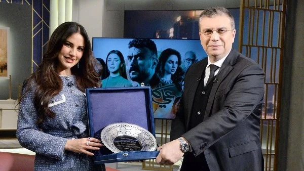 درة ضيفة الإعلامي عمرو الأحد والاثنين