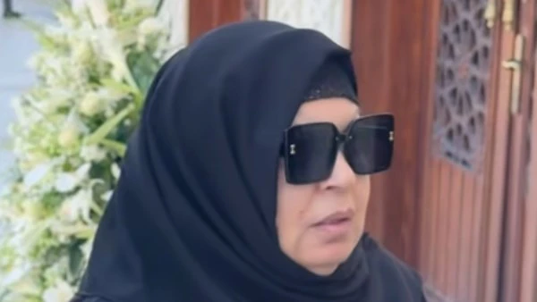 فيفي عبده في جنازة هاني شاكر: أنا بعزي مصر في خسارة كبيرة (فيديو)