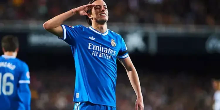 سوء السلوك يبعد كاريراس عن تشكيل ريال مدريد الأساسي