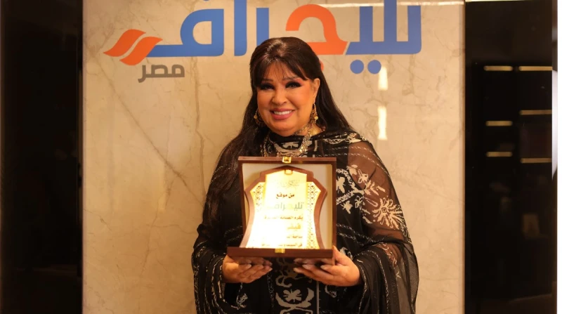 فيفي عبده تكشف حقيقة خلافها مع سمية الخشاب