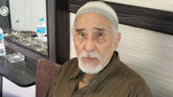 نجل عبدالرحمن أبو زهرة يطلب الدعاء لوالده ويوجه رساله شكر لوزير الصحة