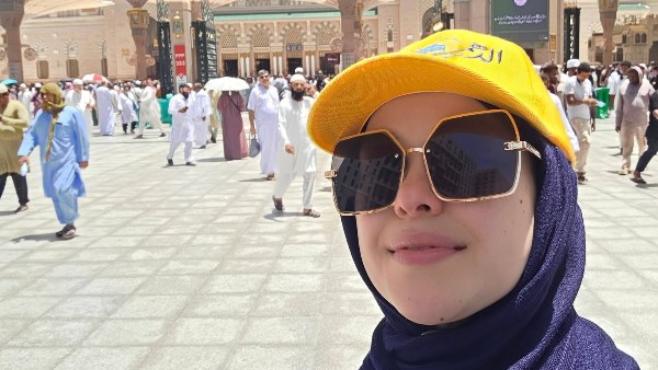 بحب زوجة سامح حسين تشارك متابعيها لحظات روحانية