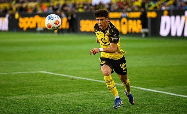 خناقة برشلونة وباريس. إيناسيو جوهرة دورتموند فرقع الميركاتو