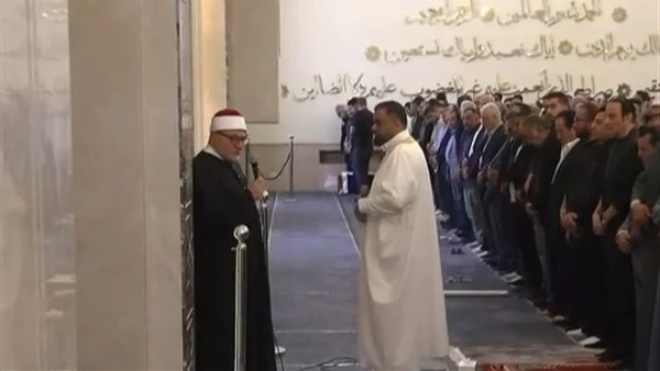 خالد الجندي يقيم صلاة جنازة الفنان هاني شاكر بمسجد أبو شقة| صور