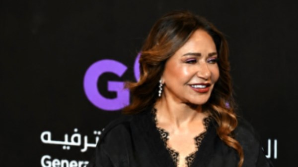 ليلى علوي تشيد بـ 7 dogs: فيلم يستحق التحية