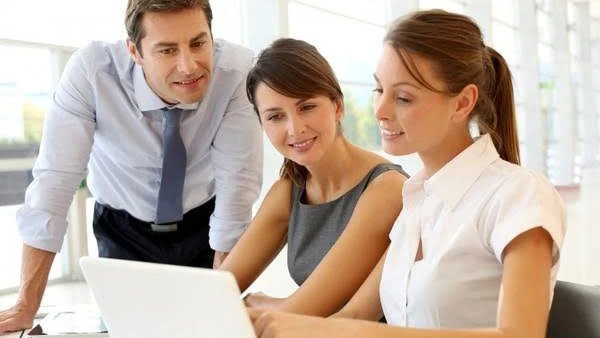 أبرز 5 طرق تساعد على تحسين التواصل داخل بيئة العمل.. تعرف عليها