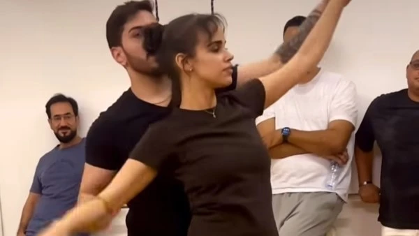 ابنة عمرو فيديو