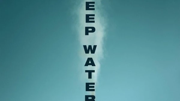 فيلم DEEP WATER في دور العرض المصرية