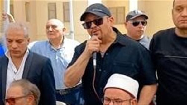 هشام عباس يكشف كواليس تلاوة الدعاء في جنازة هاني شاكر: موقف عفو