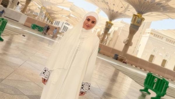 أبرزهم درة وريهام سعيد. نجوم يؤدون فريضة الحج هذا العام