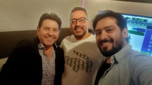 آخر صورة لهاني شاكر في الاستوديو.. اليوم هنا القاهرة يكشف تفاصيل آخر أغنية لأمير الغناء