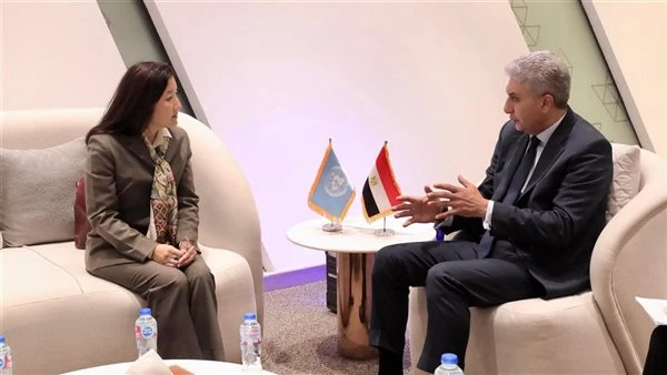 شريف فتحي يلتقي ممثل برنامج الأمم المتحدة الإنمائي بمصر لتعزيز السياحة المستدامة