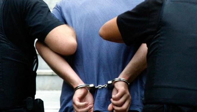 القبض على رئيس نادي كبير ونائبه في قضية رشوة