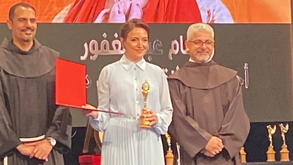 ريهام عبد الغفور تهدي جائزة ظلم المصطبة بالكاثوليكي للسينما لوالدها الراحل