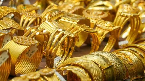 انهيار مفاجئ في أسعار الذهب بمصر: هل حان وقت الشراء أم ننتظر المزيد؟