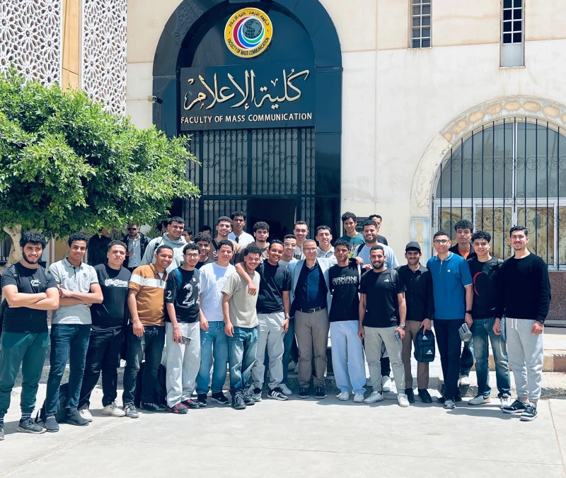 “يوم بر ووفاء”. الدكتور مصطفى مندي يختتم العام الدراسي ويكرم طلاب إعلام الأزهر في مسابقة “المدونة والبودكاست”
