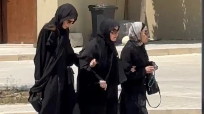 "صوت عاش في القلوب". ميرفت أمين في جنازة هاني شاكر بمسجد أبو شقة