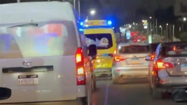 لحظة نقل جثمان هاني شاكر من مطار القاهرة إلى المستشفى. فيديو