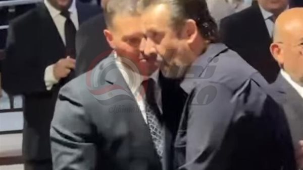 فقدنا أسطورة. كريم عبد العزيز ووائل جسار ينعون هاني شاكر من عزاءه