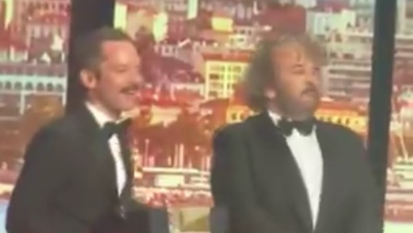 بمقدمة إيليا يسلم بيتر جاكسون السعفة الذهبية