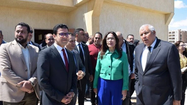 وزيرة الثقافة ومحافظ مطروح يتفقدان قصر الثقافة وعددا من الفعاليات الثقافية والتراثية