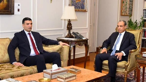 وزير الخارجية يبحث مع وزير الصناعة سبل تعزيز التعاون المشترك