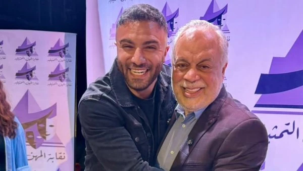 الحمد شريف بديع يحتفل بحصوله على كارنيه المهن التمثيلية