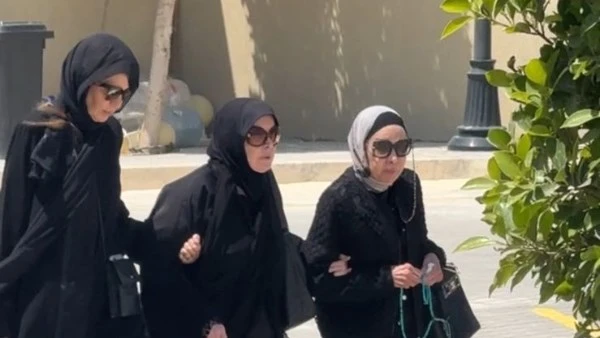 بالرغم من مرضها..ميرفت أمين تودع أمير الغناء العربي