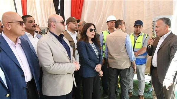 وزيرة الإسكان ومحافظ الفيوم يتفقدان محطة معالجة صرف صحي أبو شنب بـ«أبشواي»