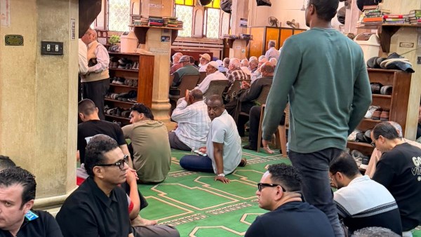 محمود الليثي بعد دفن والد حمو بيكا: مات نفس اليوم اللي أمي ماتت فيه