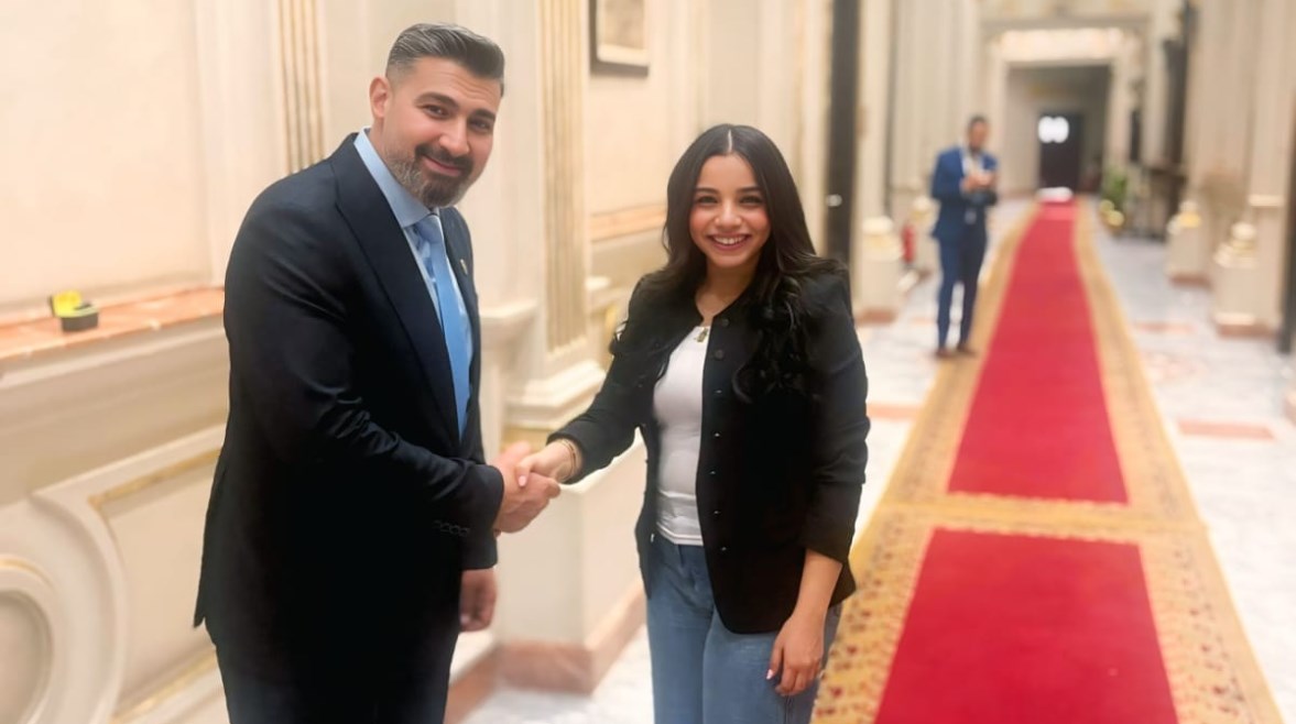 ياسر جلال يفتح ملف تنظيم تصوير الفنانين وحقوق الأداء العلني في حوار الصراحة