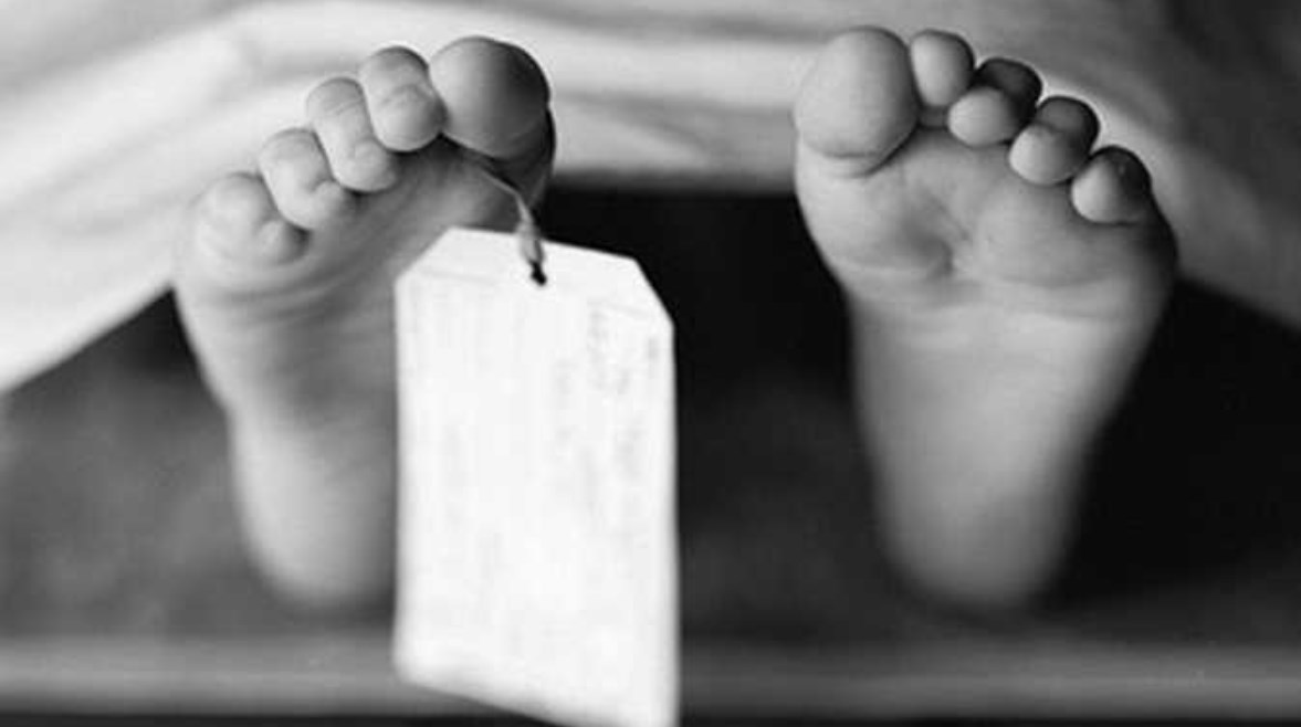 فاجعة في شوارع الهرم.. العثور على رضيعة مجهولة تثير غضب المارة