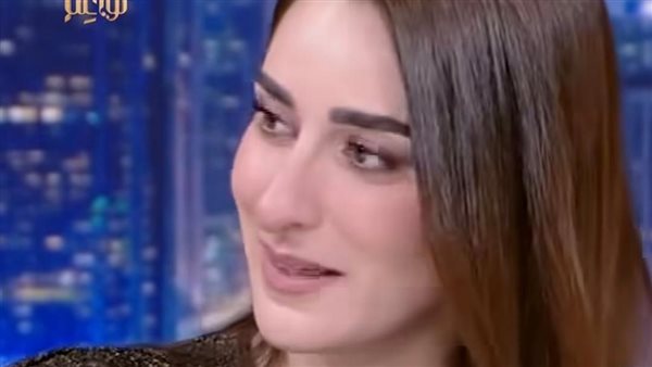 أمينة خليل: أنا شخصية فضولية. ولغيت عملية تجميل أنفي بسبب موقف غريب