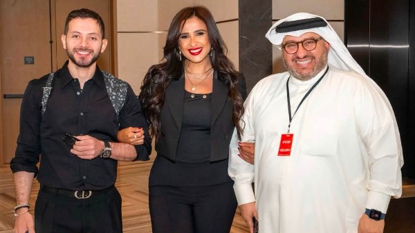 ياسمين عبد العزيز تتألق في العرض العالمي لفيلم خلي بالك من نفسك