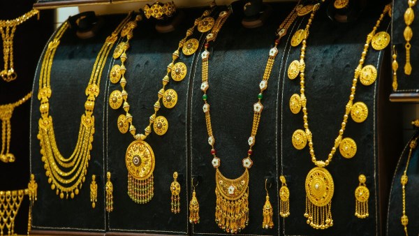 سعر الذهب اليوم الجمعة 17 يوليو: انخفاض عيار 21 والجنيه الذهب